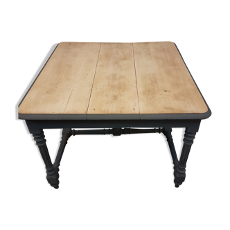 Square table