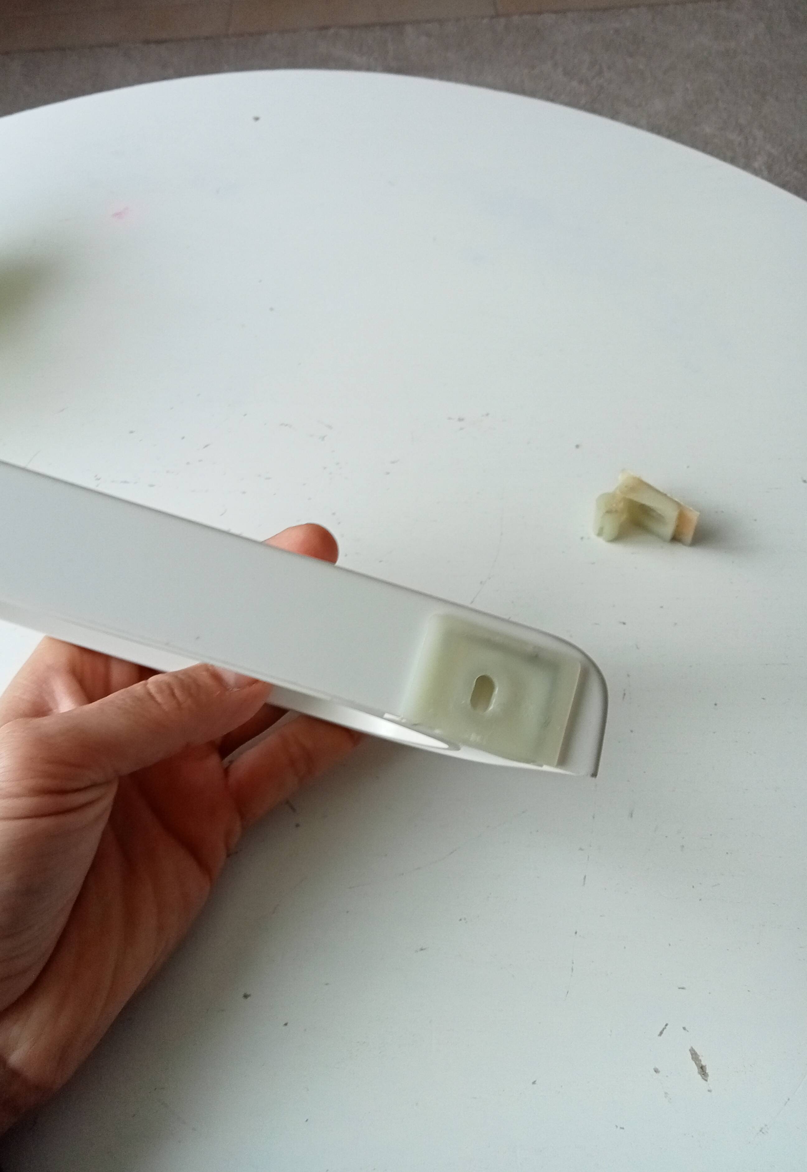 Porte serviette flottant vintage Space Age Metalplastica