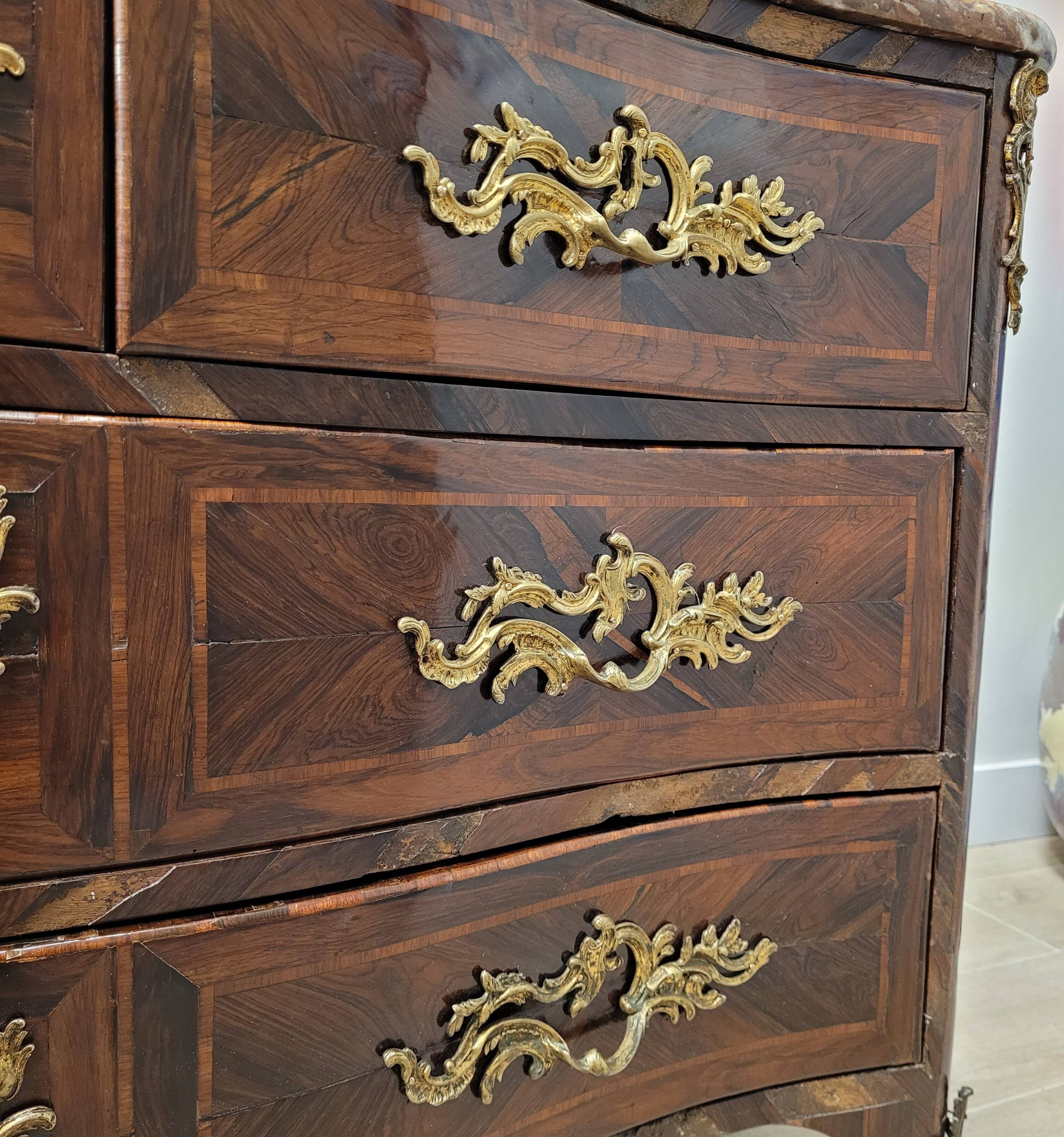 Cómoda Estilo Luis XV, Marquetería y marmol, Napoleón III, s. XIX – France