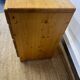 Commode Charlotte Perriand "Les Arcs" en pin massif – 4 tiroirs – Années 19