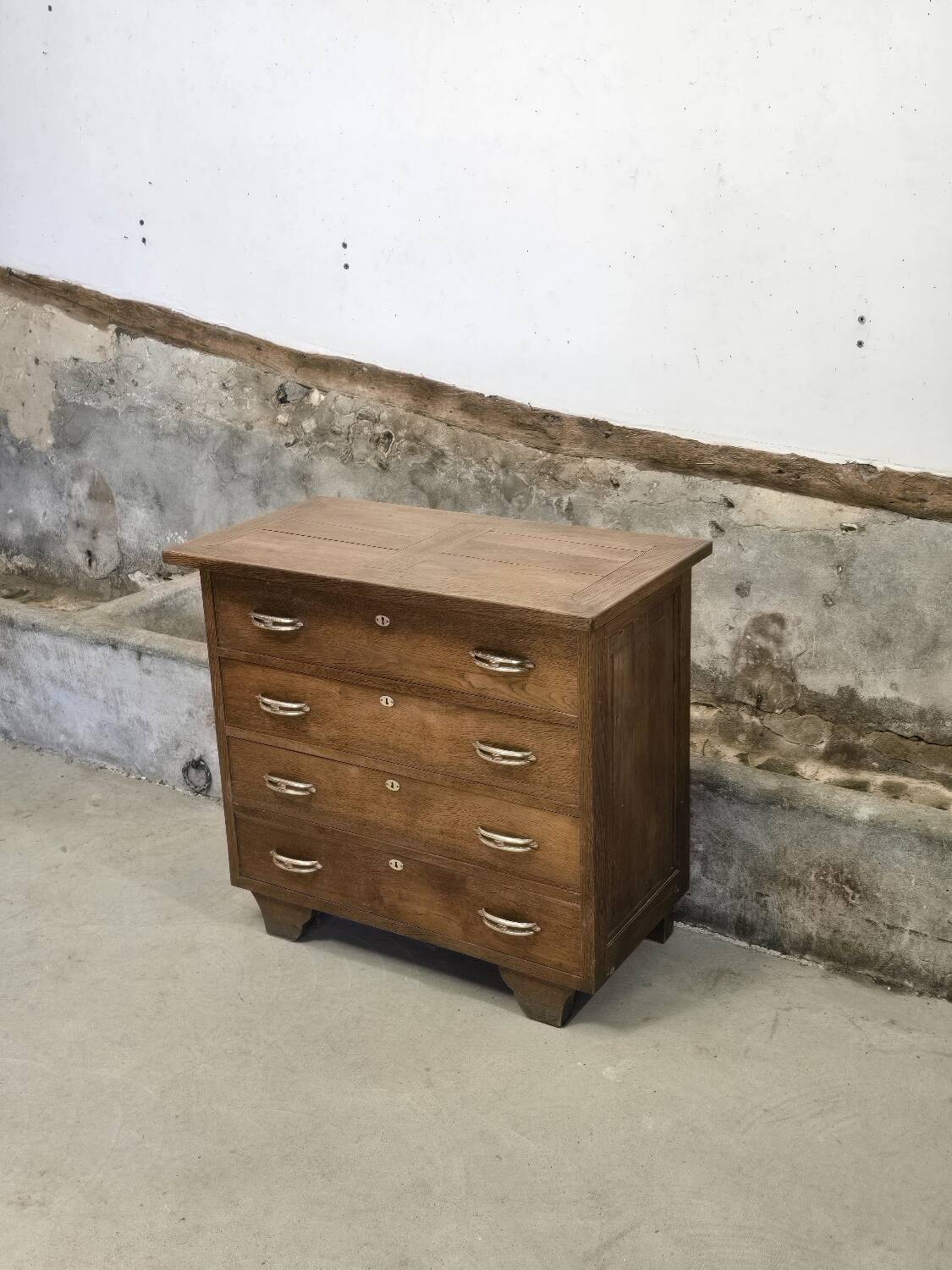 4-drawer oak chest of drawers