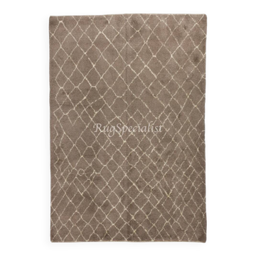 Tapis marocain contemporain en laine naturelle brun moka