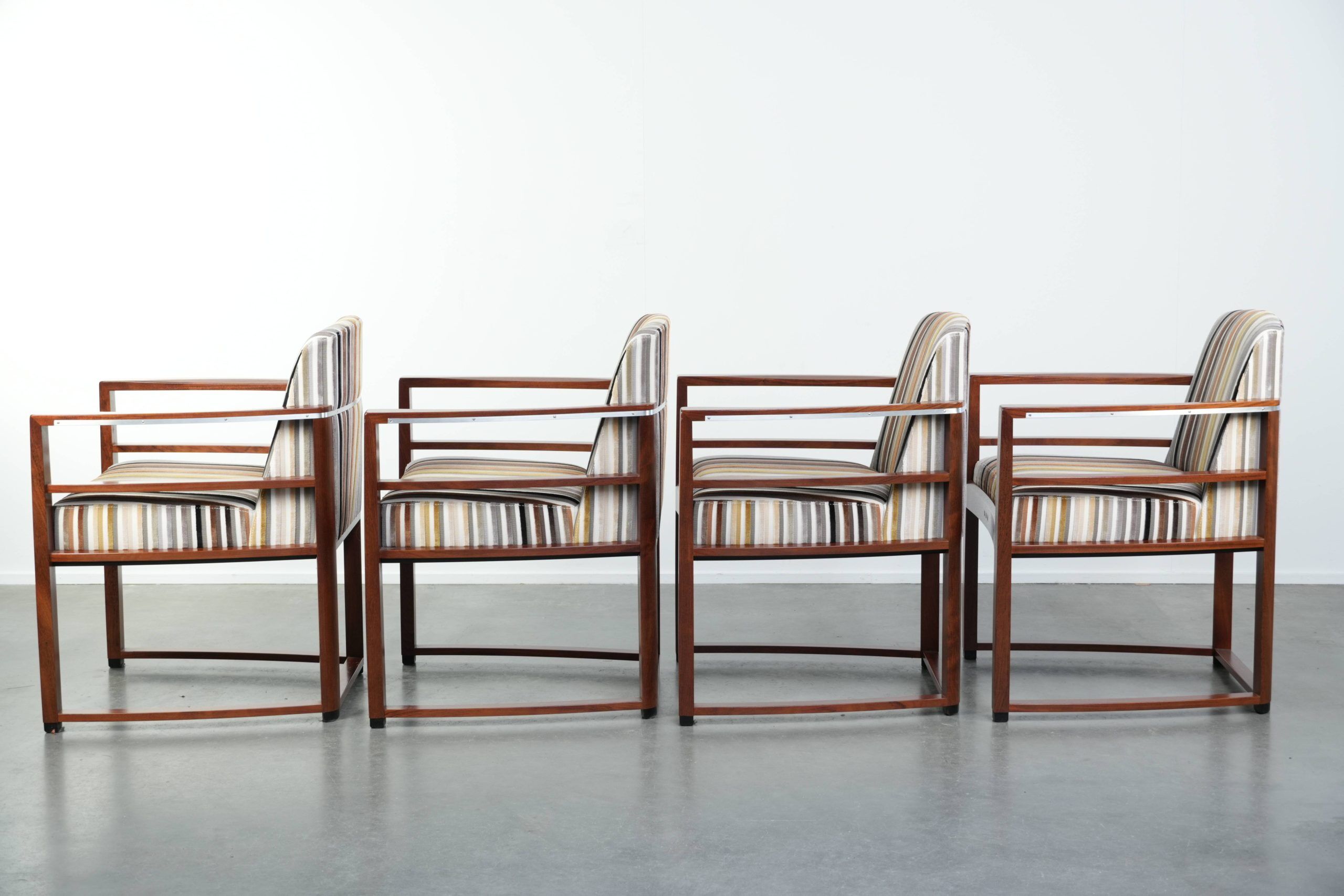 Set of 4 Art Deco design dining chairs with luxurious fabric upholstery