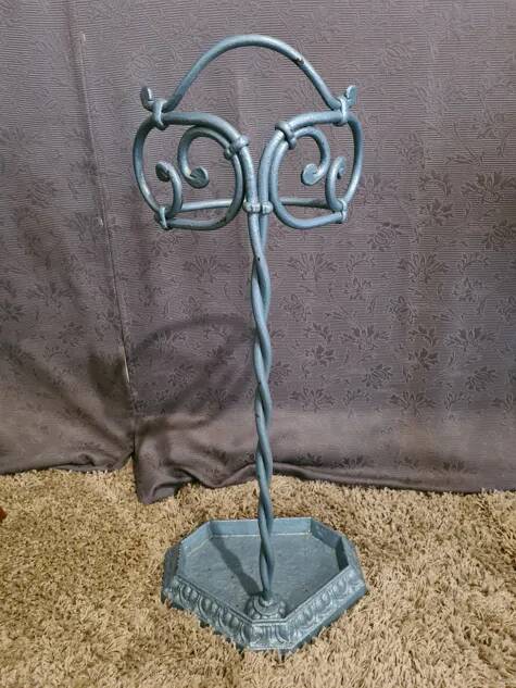 Cast iron umbrella stand