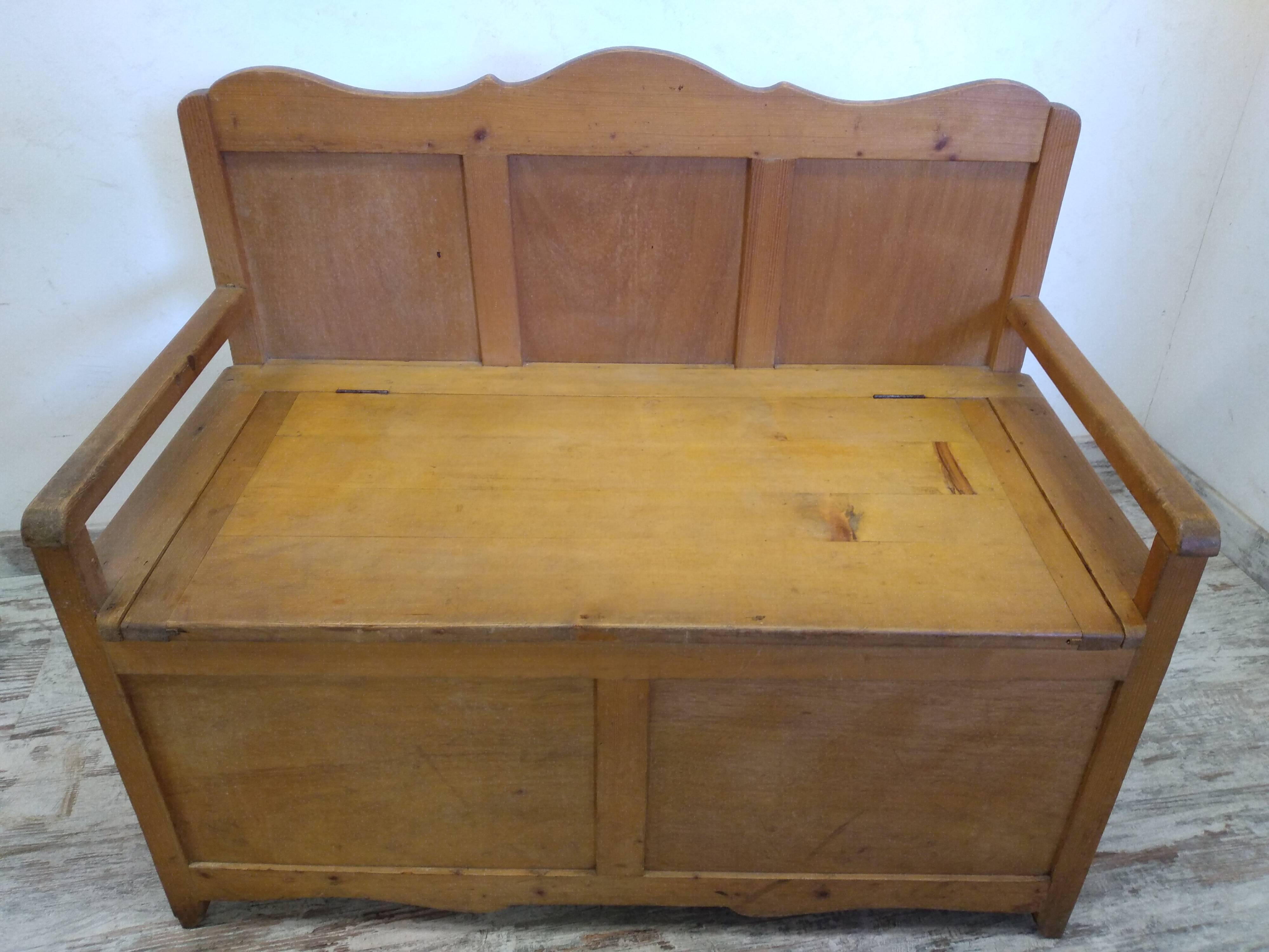 Antique chest bench