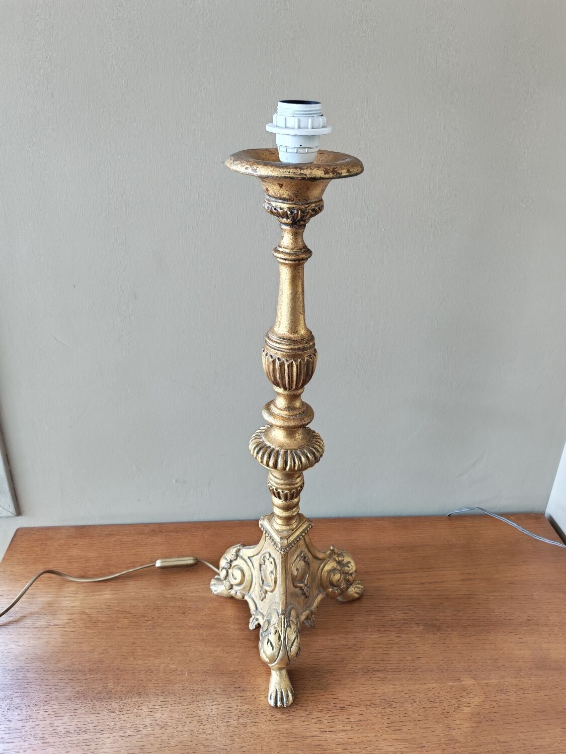 Golden wooden lamp base