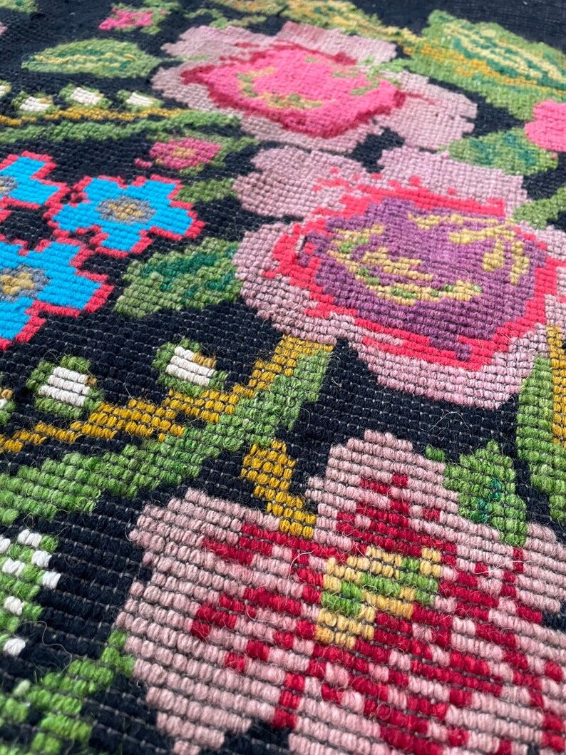 Romanian floral rug with beautiful design made by hand in wool
