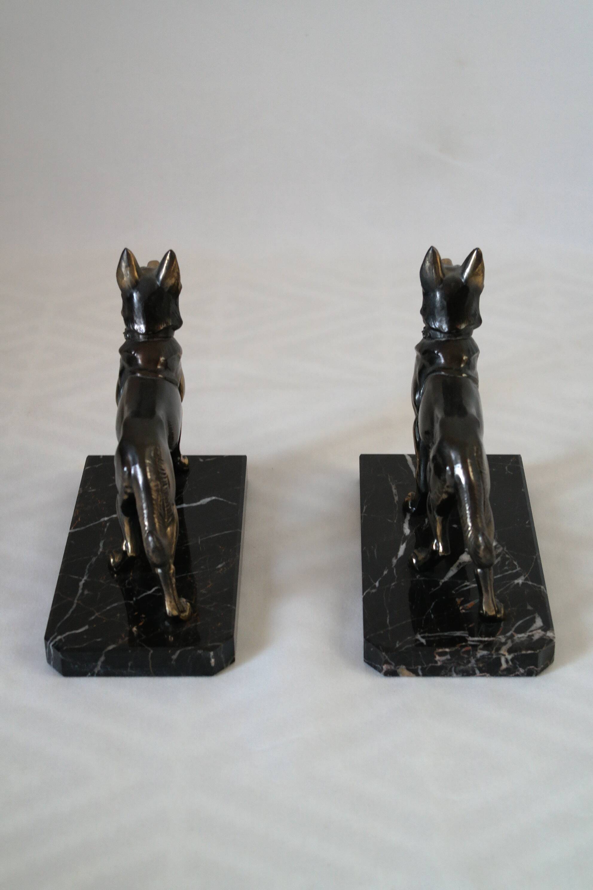 Dog bookends in black marble