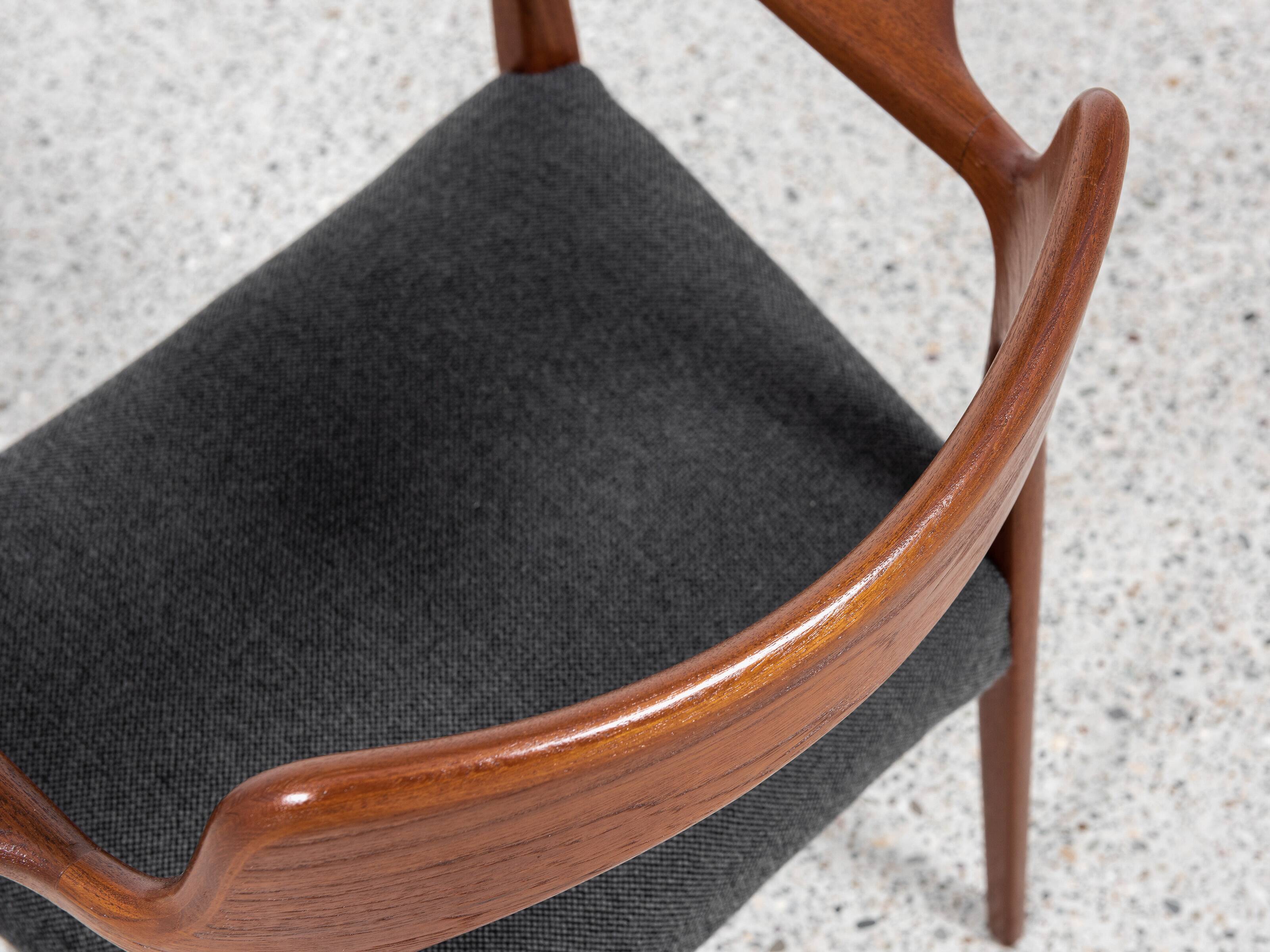 Midcentury Danish chair with armrests in teak by Arne Hovmand Olsen for Mogens Kold 1960s