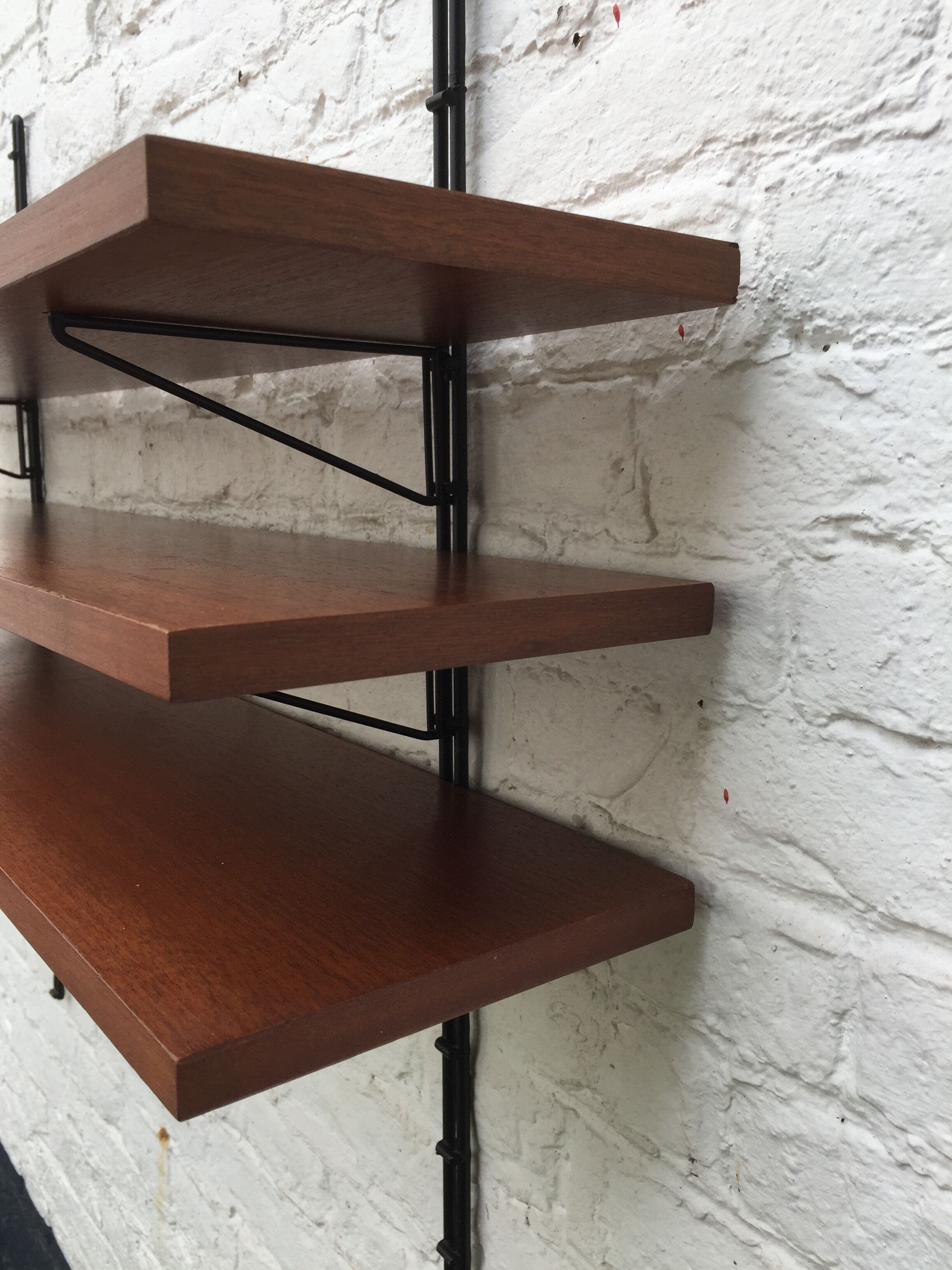 Wall shelf