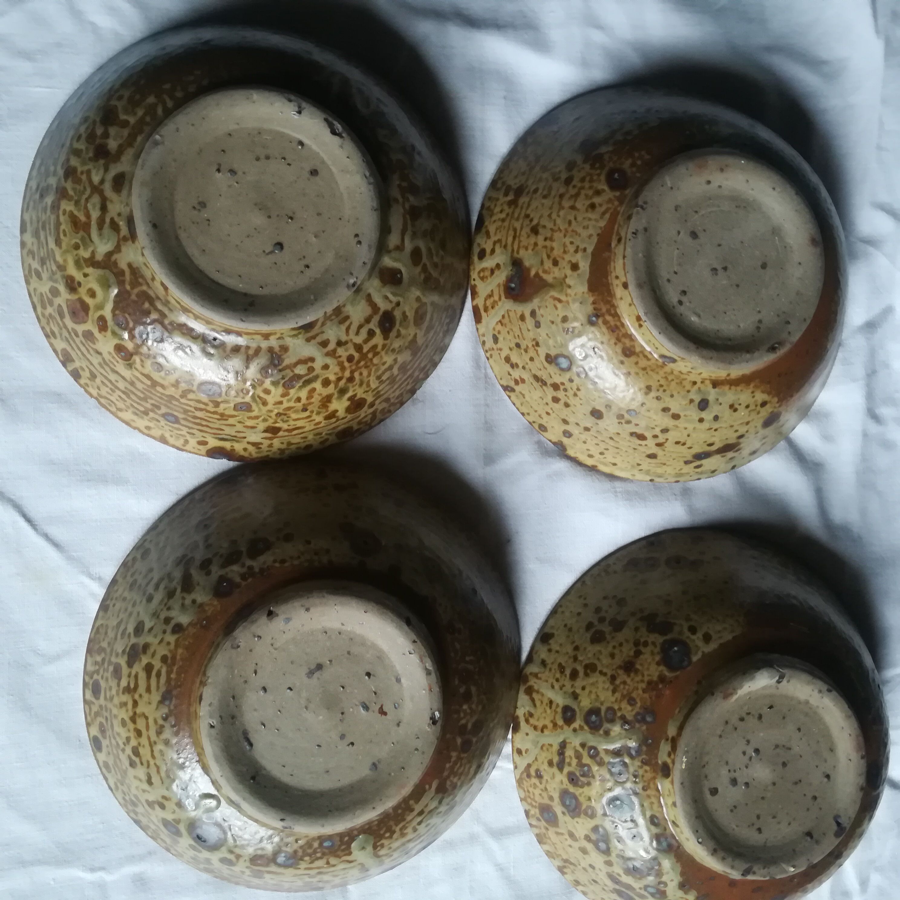 Lot de 4 assiettes coupes en grès