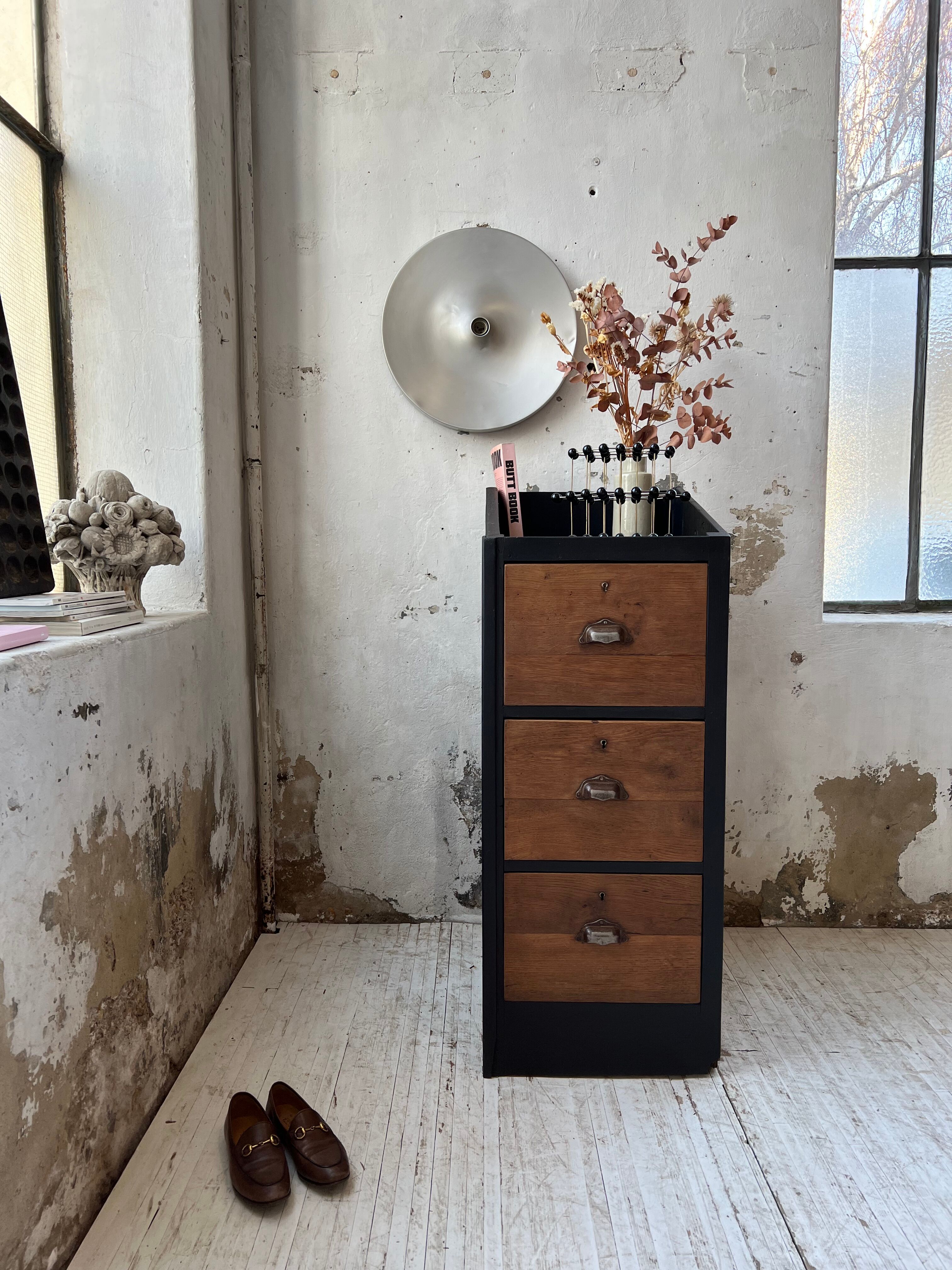3-drawer column trade cabinet