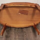 Table basse ovale style Louis XV avec plateau en verre