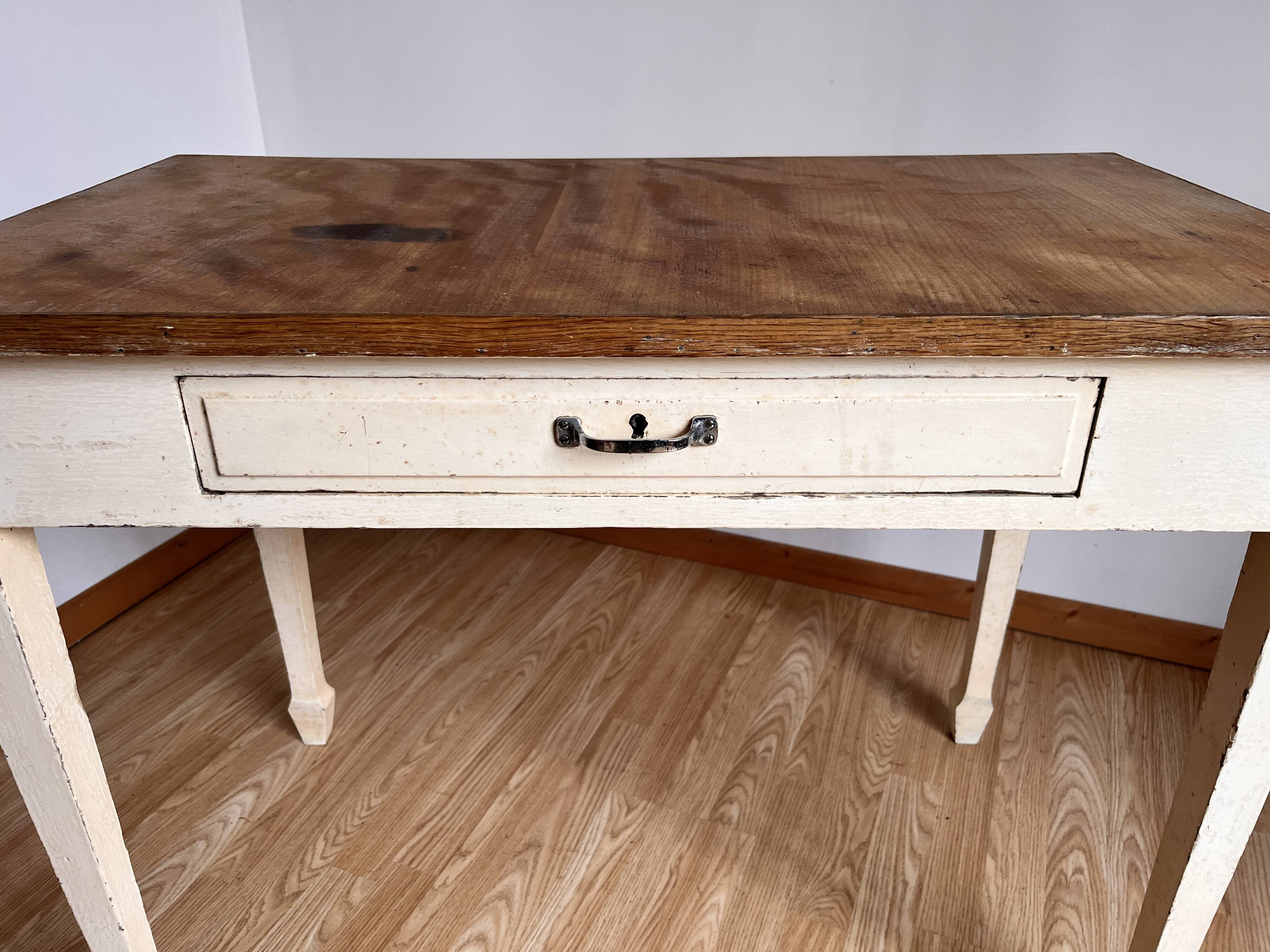Farmhouse table