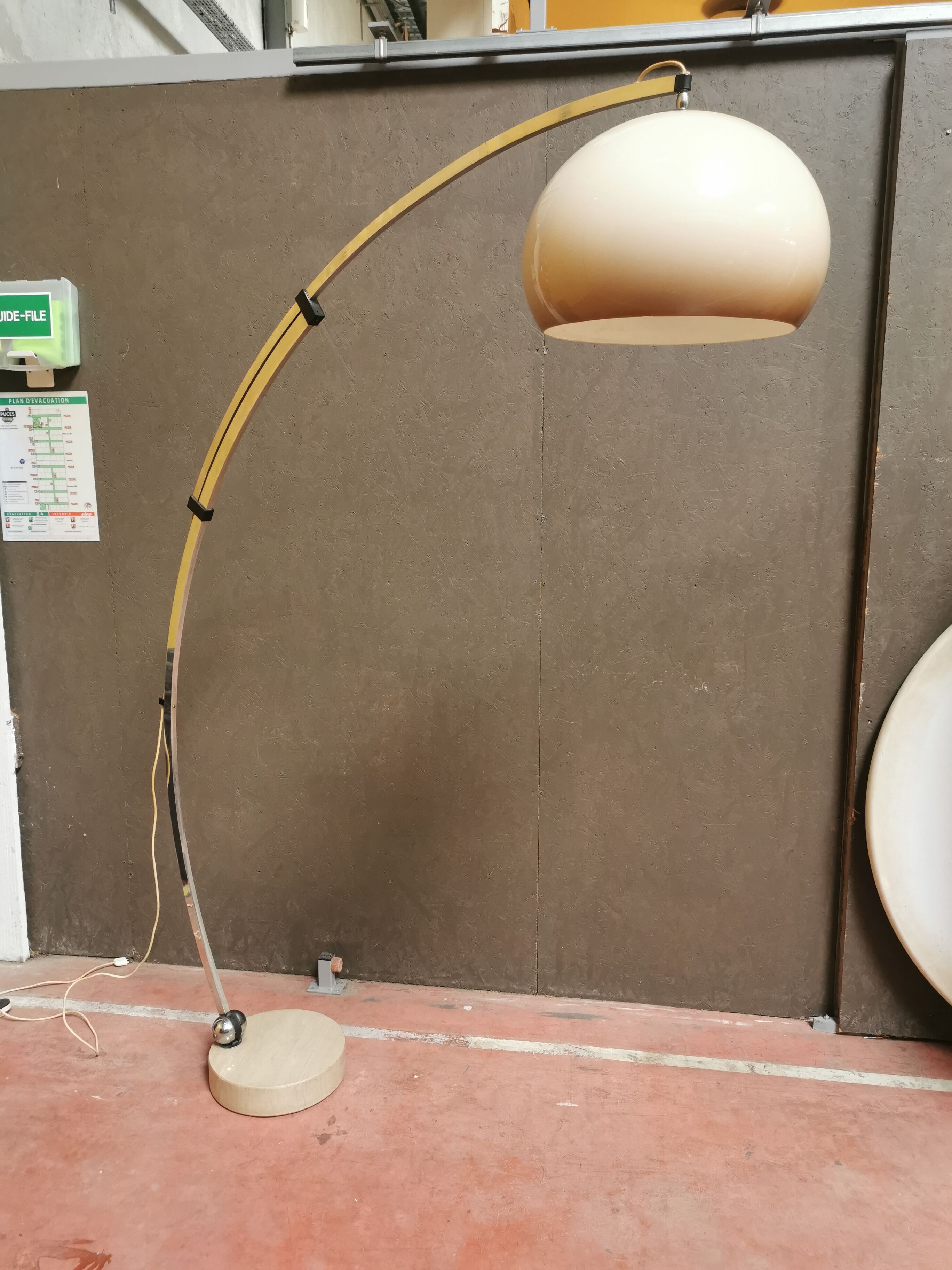 Arc floor lamp by Harvey Guzzini 70s