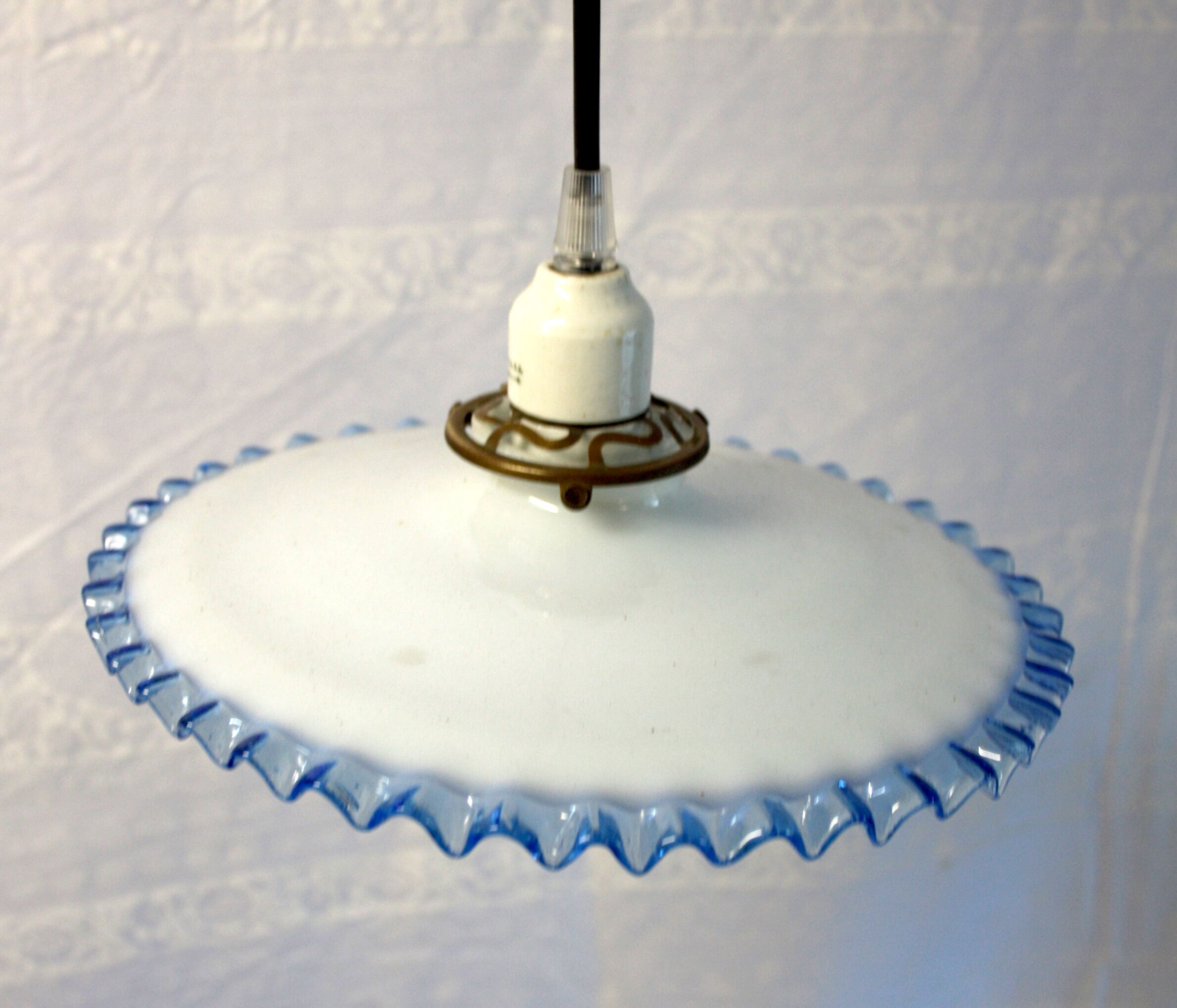 Suspension opaline années 30