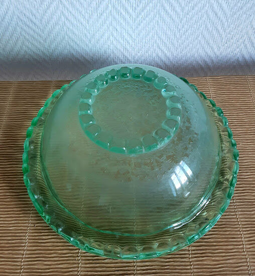 Art Deco cut crystals of Avens