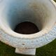 Pair of old Medici vase in cast iron, early XXth, H: 43.5cm