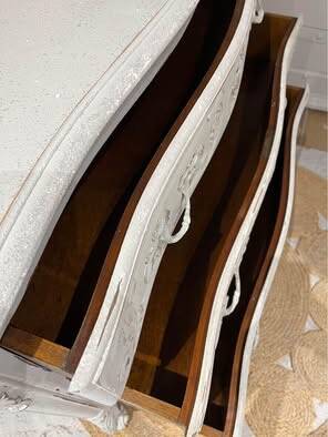 Commode arbalète