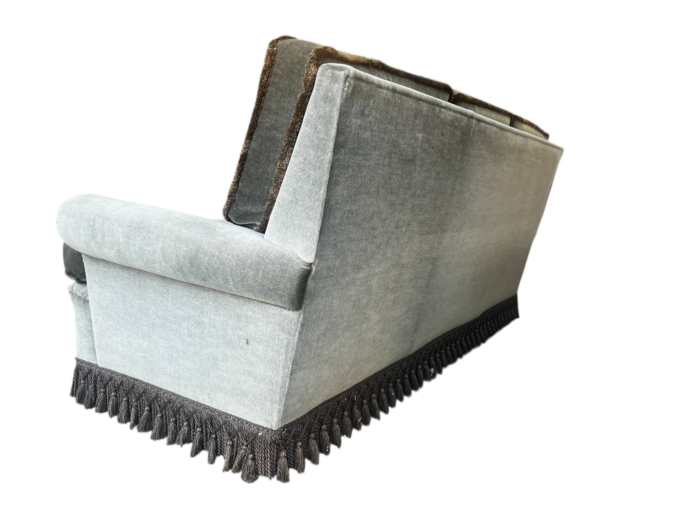 Canapé/fauteuil 3 places.  vintage à franges