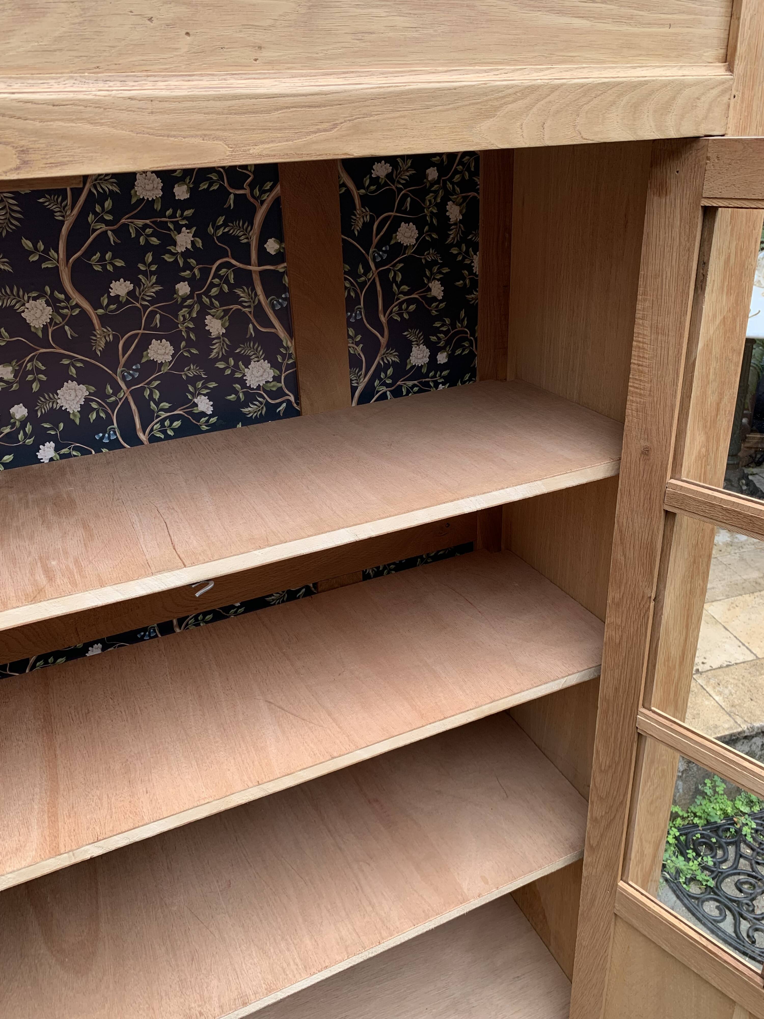 Parisian glass cabinet from La Samaritaine, 1960