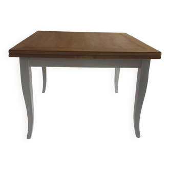 Beautifully crafted table with Italian-style extensions, pearl gray patinated base.