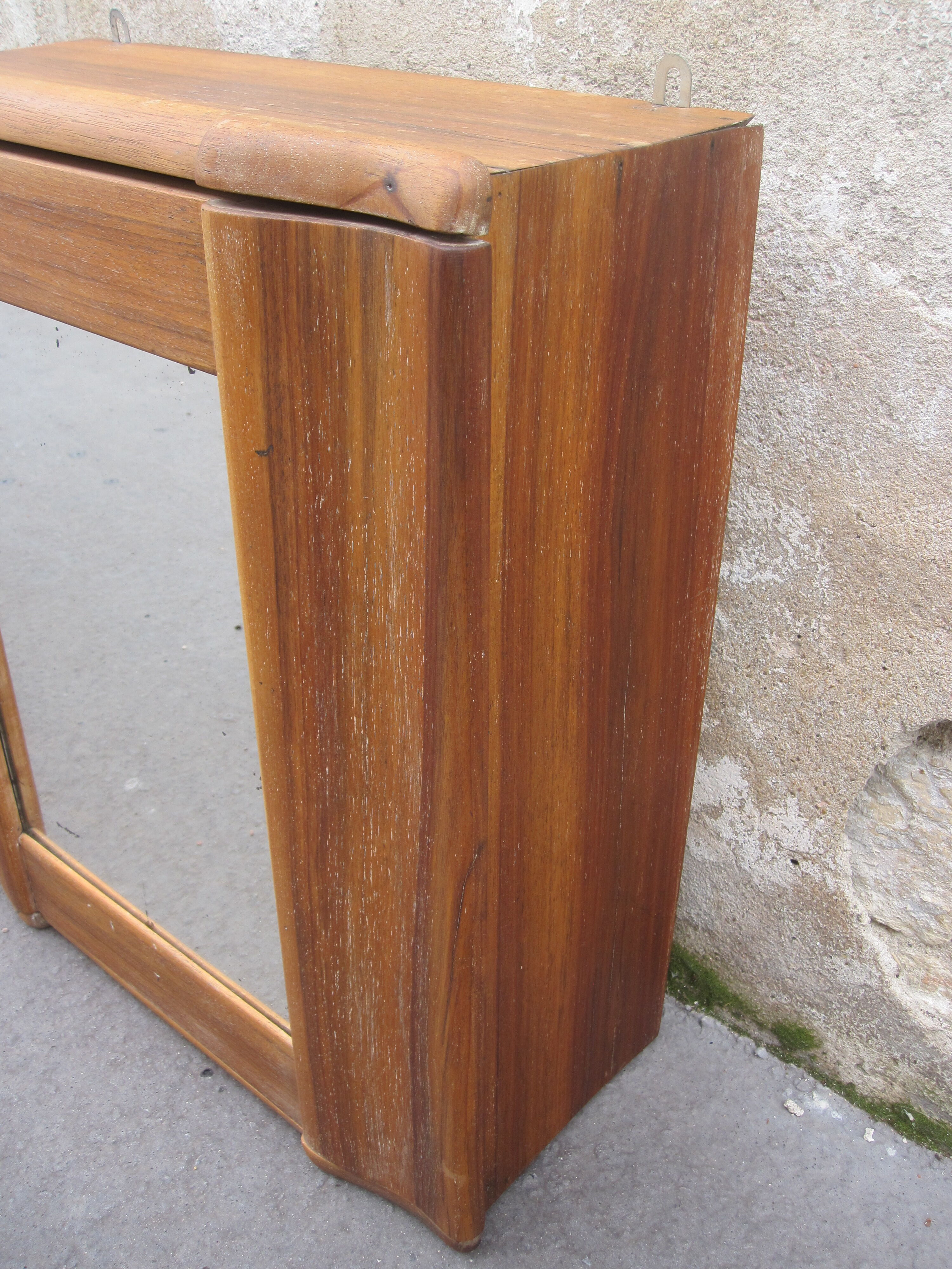 toilet Cabinet or pharmacy