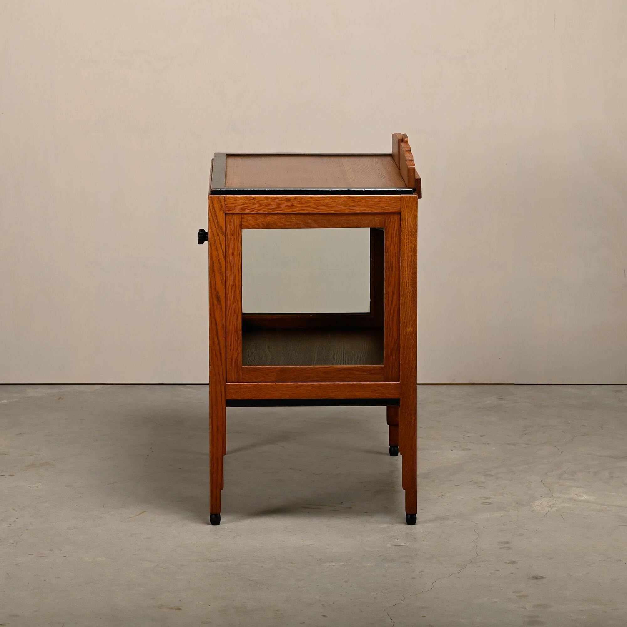 Art Deco Amsterdam School Tea or Display Cabinet in solid oak, Netherlands