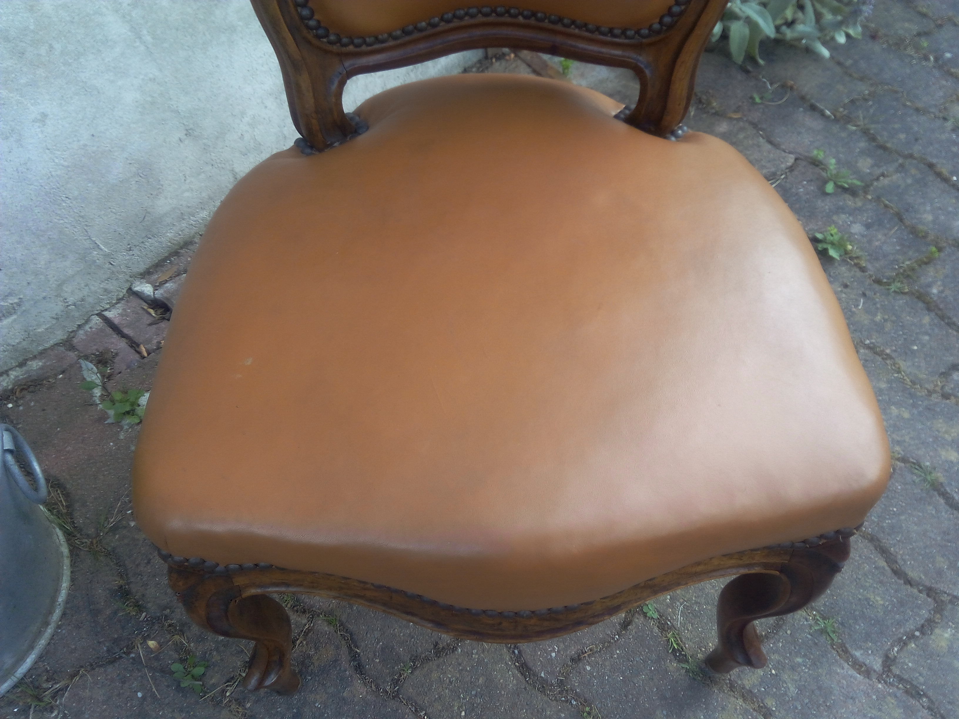 Chaise Louis Philippe en noyer massif