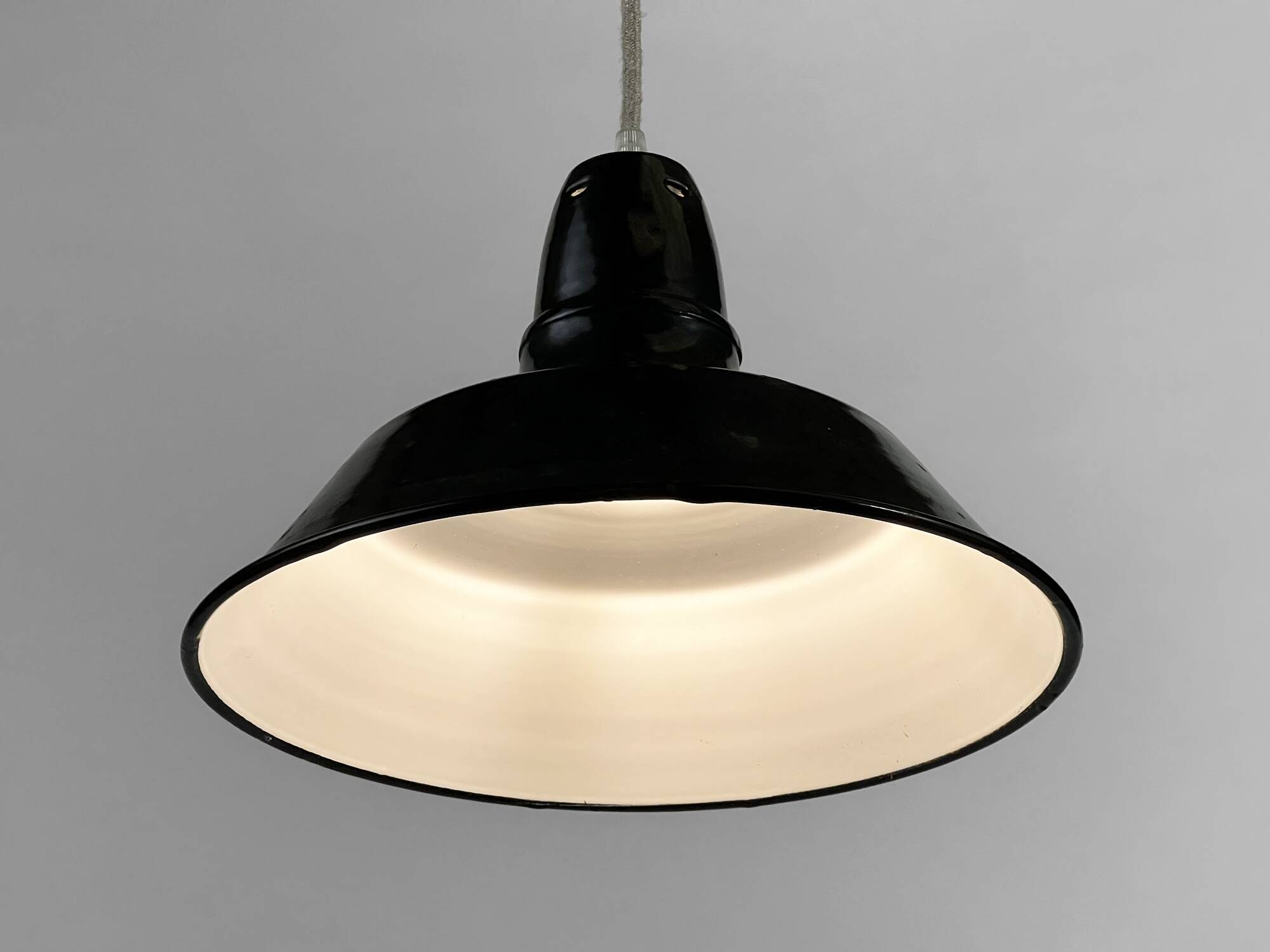 Enameled industrial pendant light. France 1950s