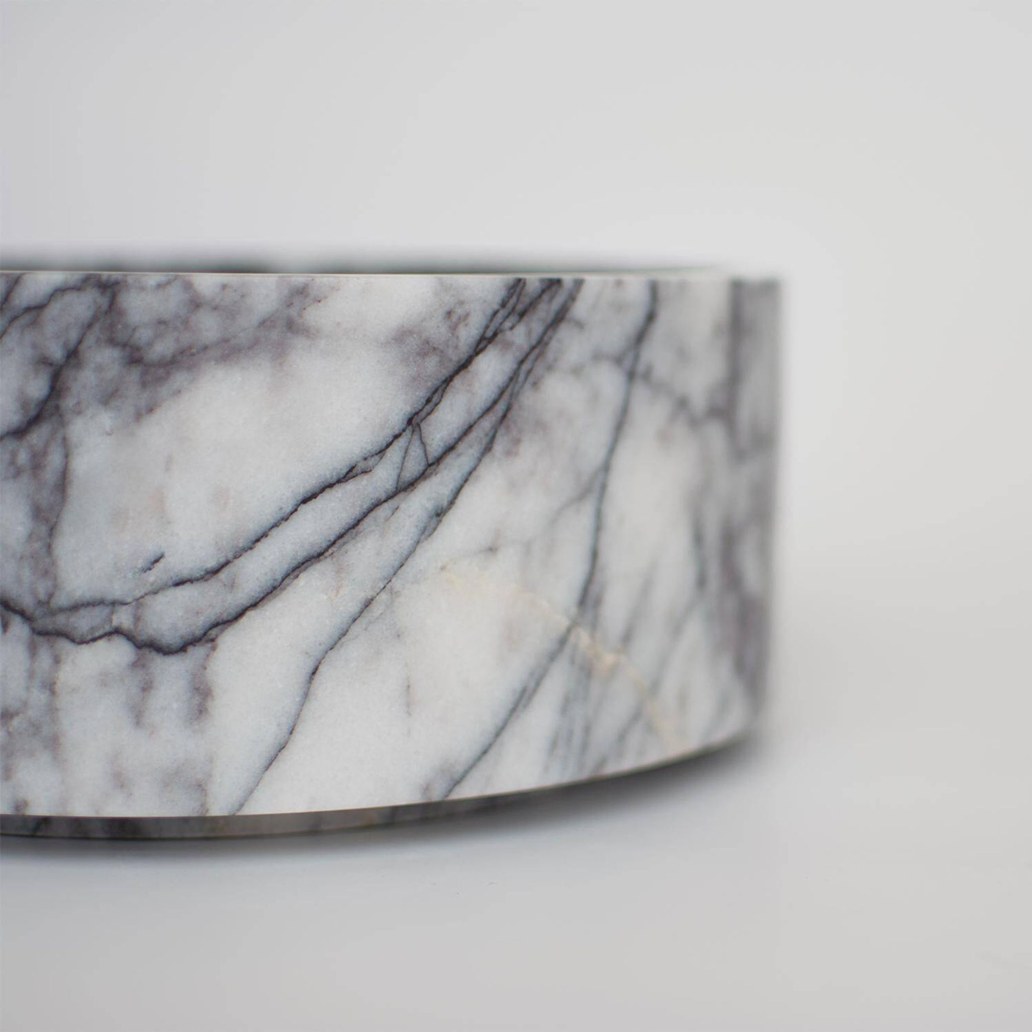 Bol cylindrique en marbre blanc/lilas