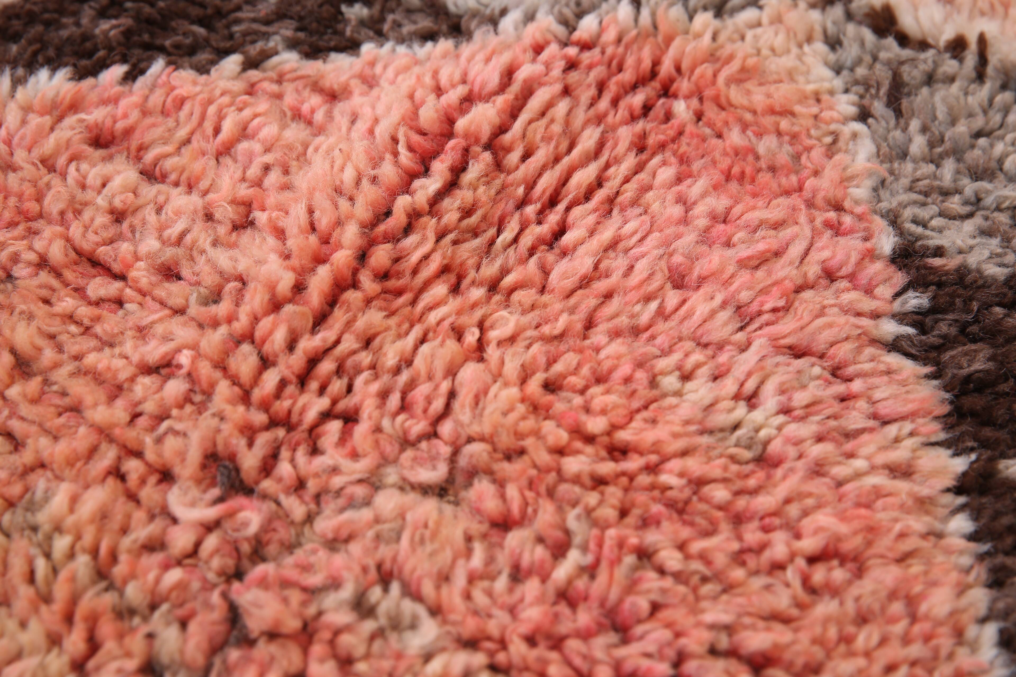 Pink vintage handmade moroccan rug 152 x 231 cm - Berber Wool Rug Antique