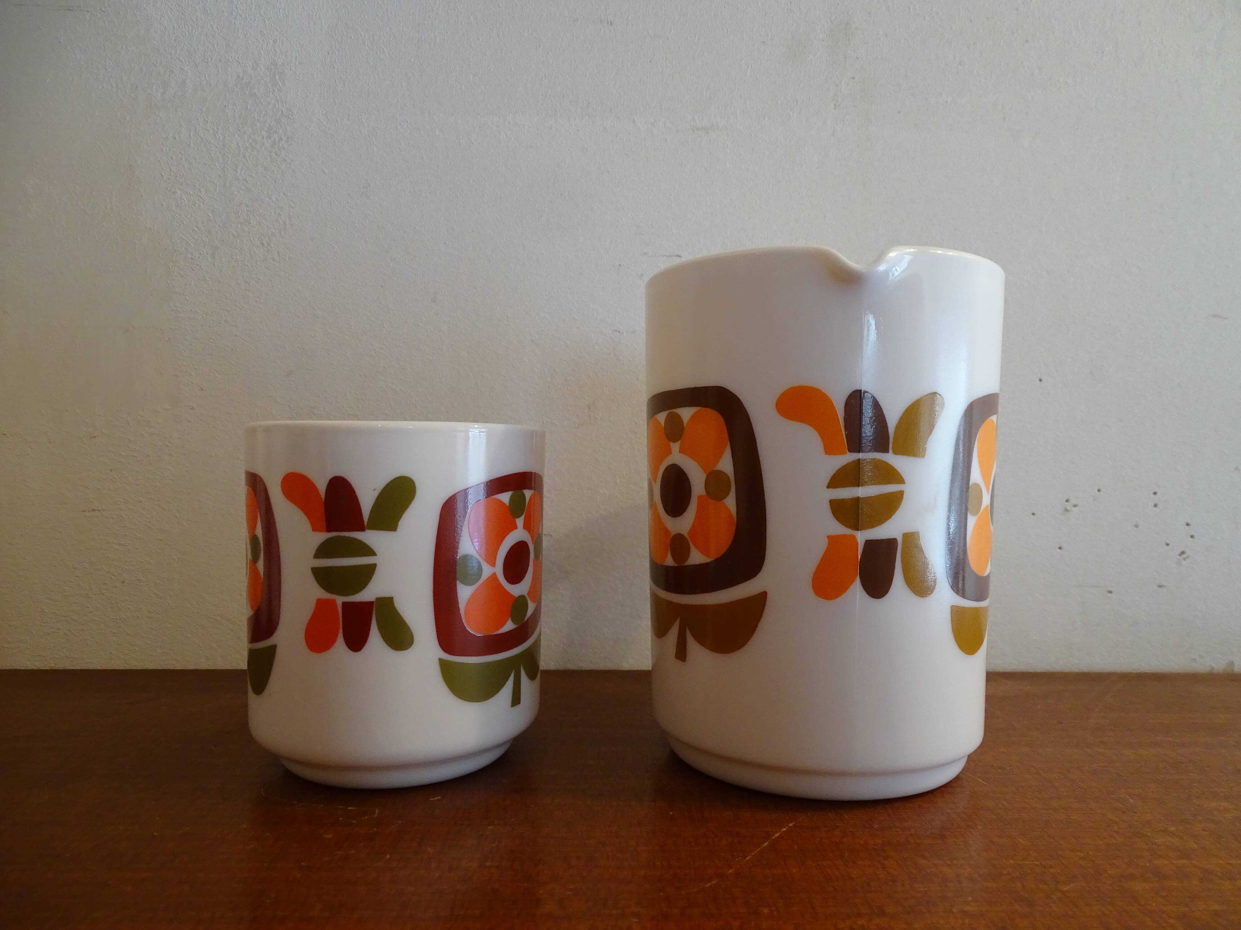 Lot 6 cups / mugs and pitcher vintage 1970 Arcopal