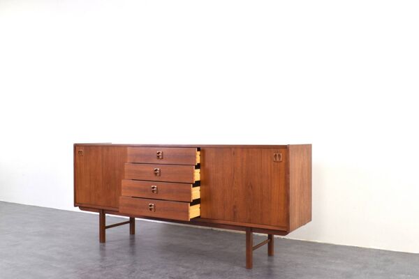 Buffet en teck du milieu du siècle par Klippan Korsør pour Ikea, années 1960.