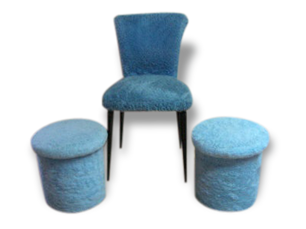 Chaise moumoute et 2 poufs assortis