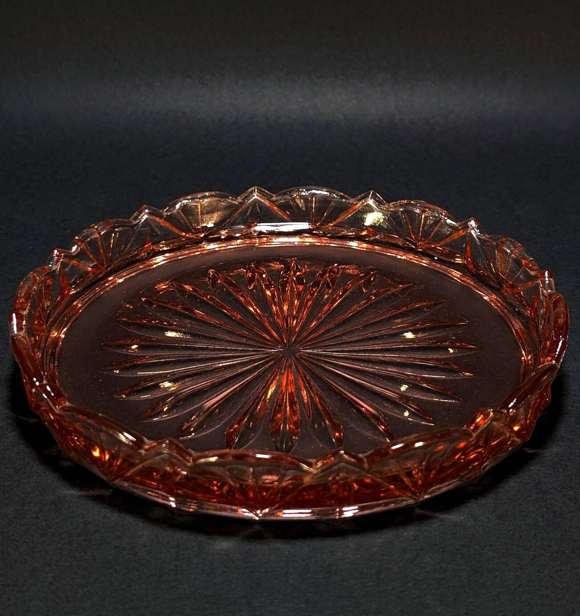 Small Art Deco Cake Dome in Rosaline (Depression Glass) 1930
