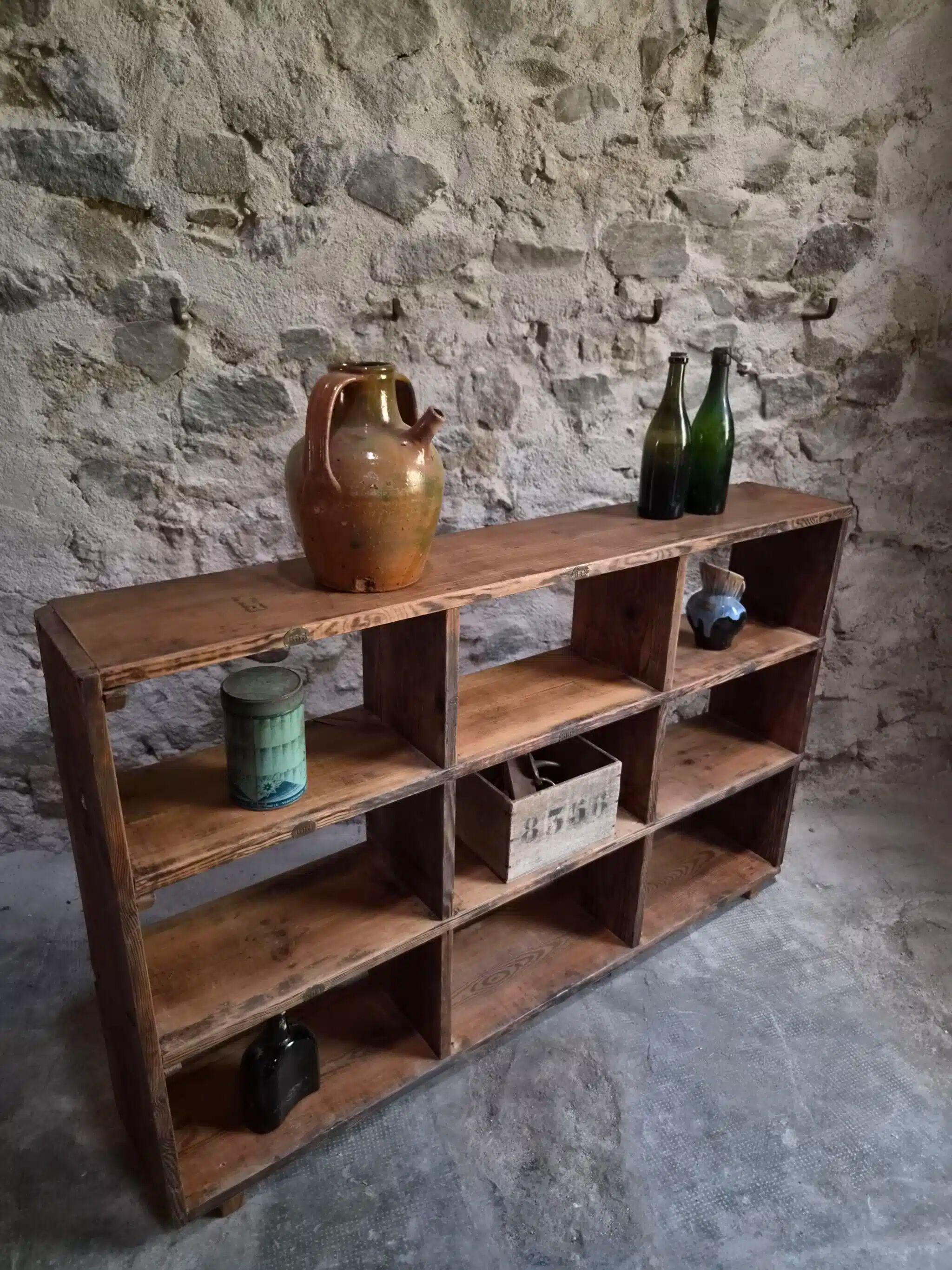 Old workshop shelf in French pine, industrial shoe cabinet, around 1900.