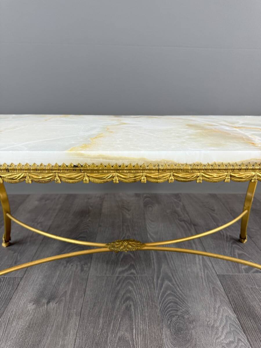 Coffee table in gilded bronze and marble, high-quality decorative work,