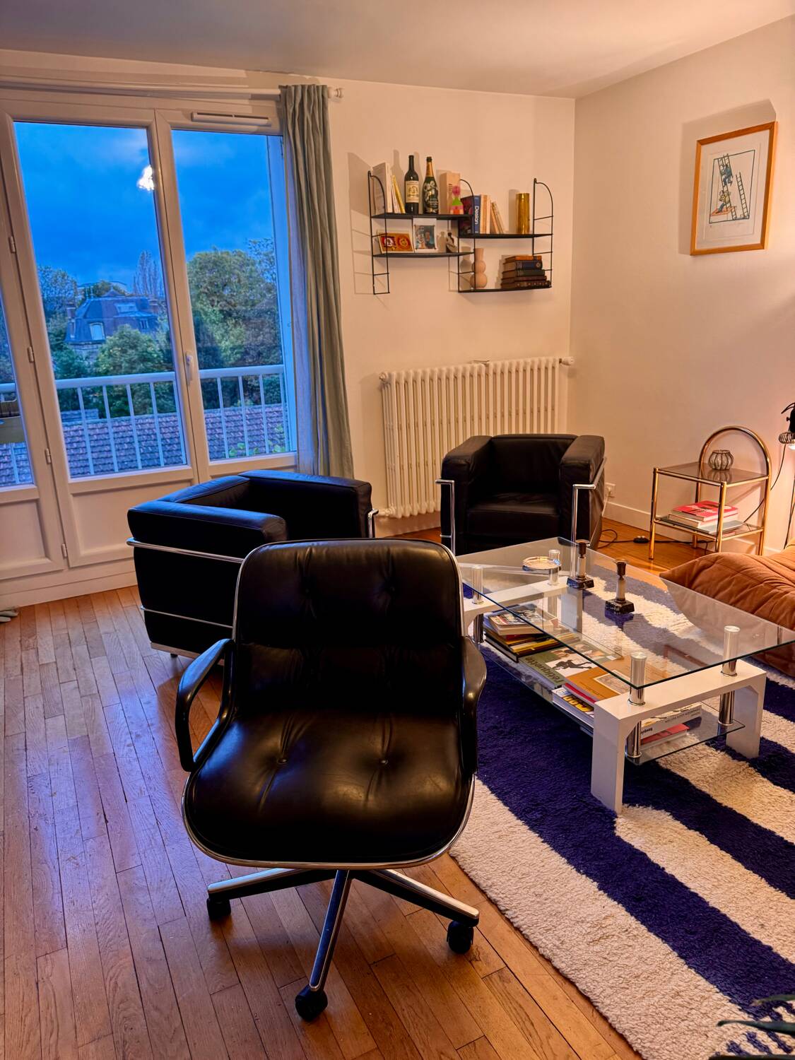 Charles Pollock office chair, Knoll edition