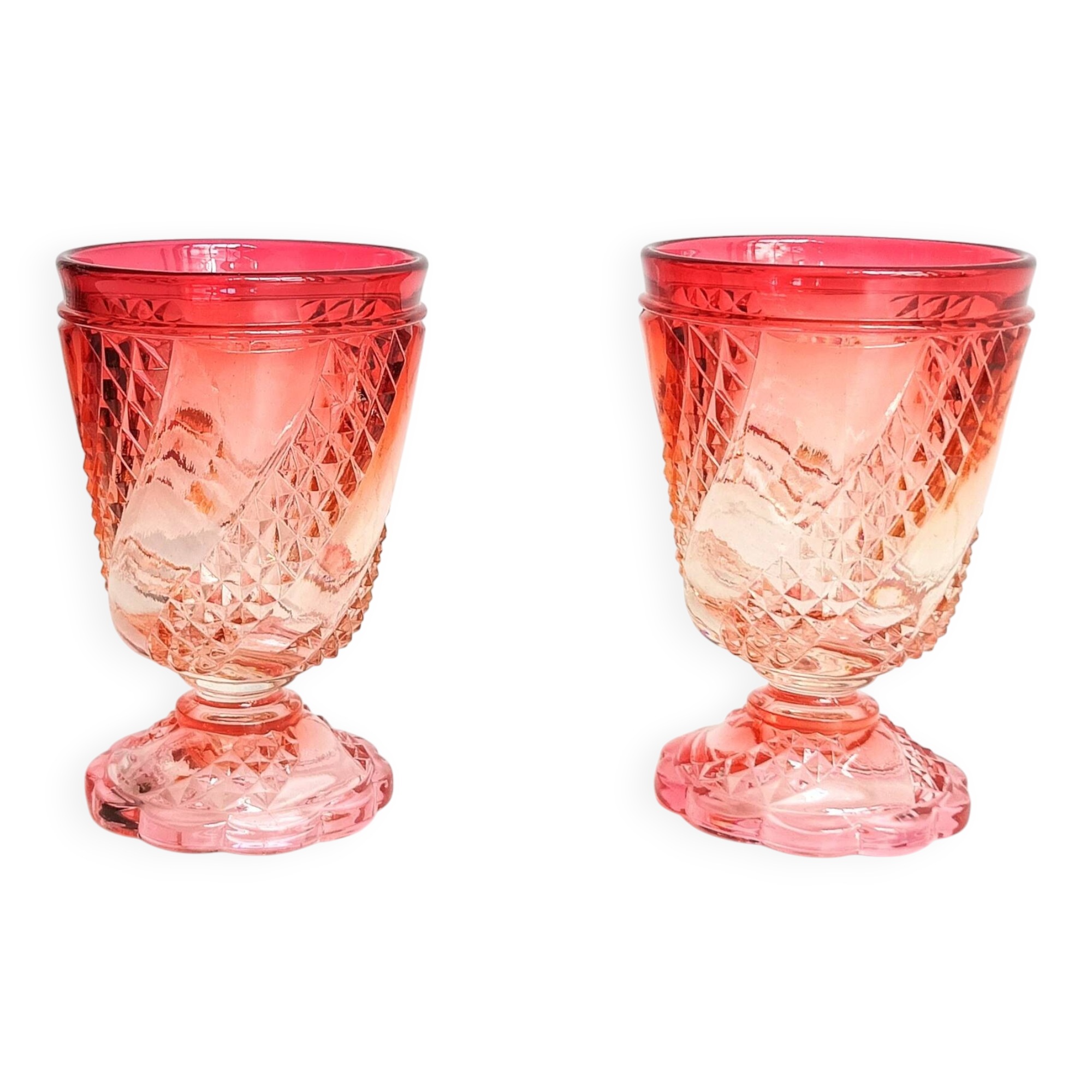 Paire de verres Baccarat anciens rouge rose dégradé