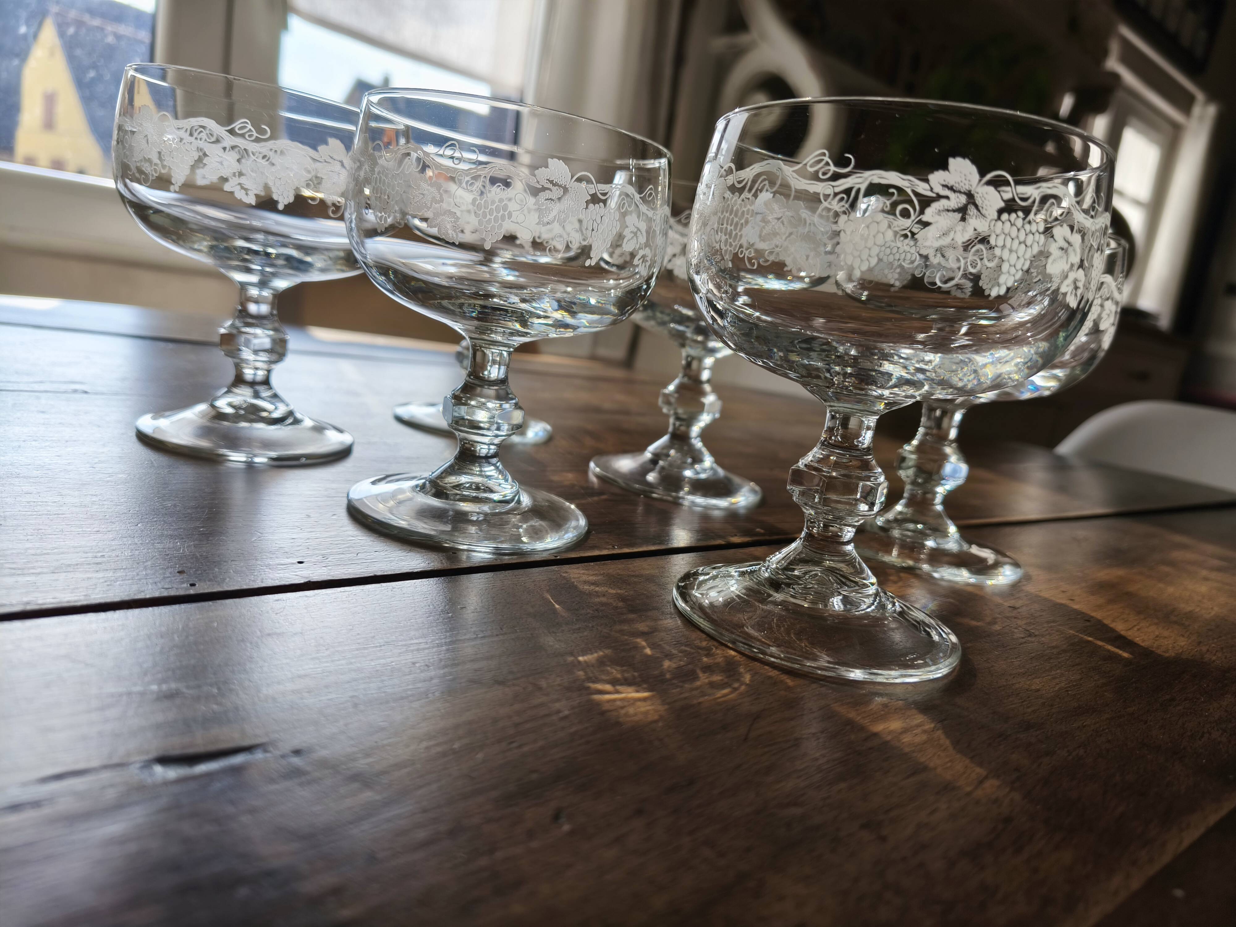 Set of 6 vintage glass champagne glasses with grape cluster filigree