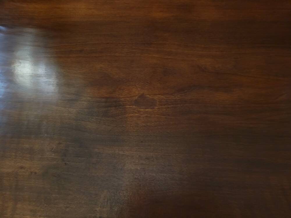 Serving table with mechanism