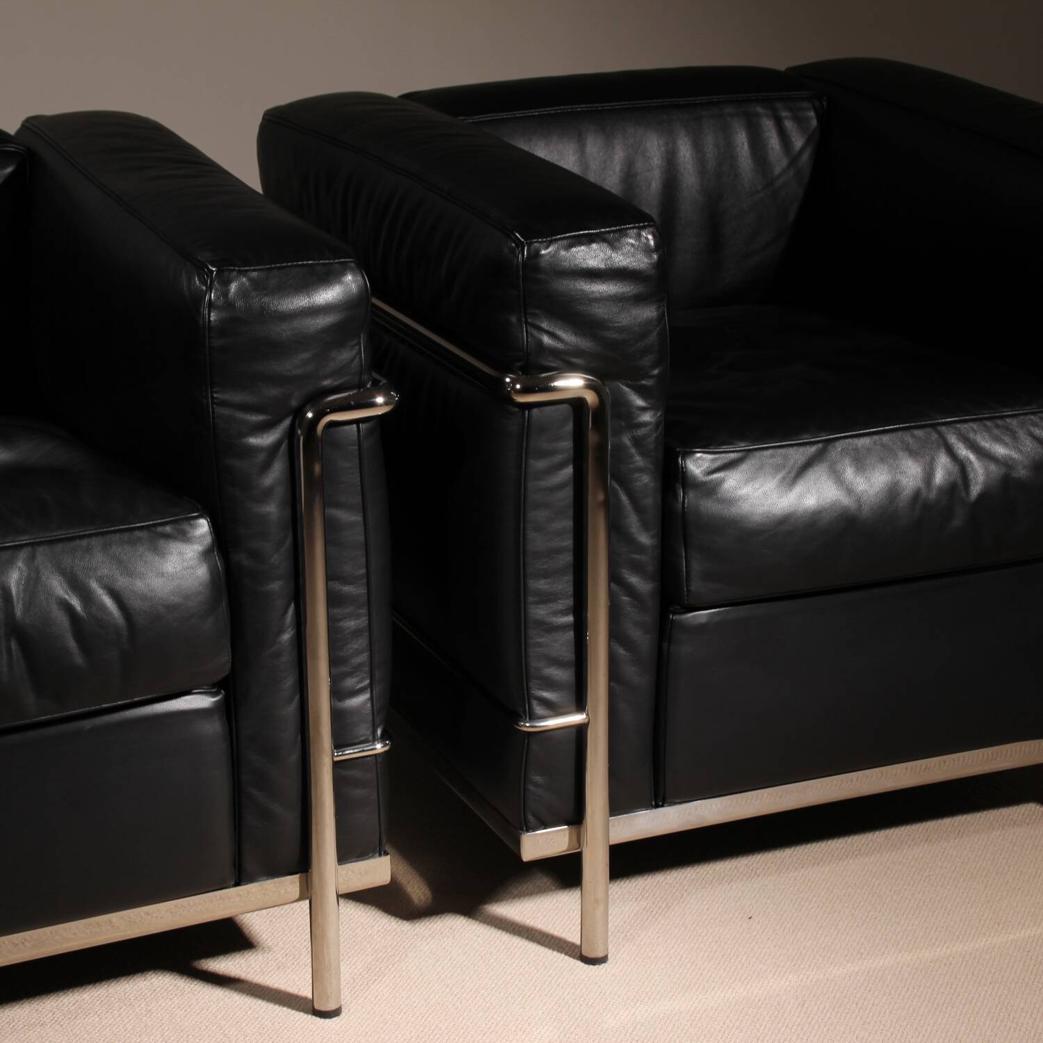 Two ‚LC2‘ Armchairs by Le Corbusier, P. Jeanneret, C. Perriand for Cassina