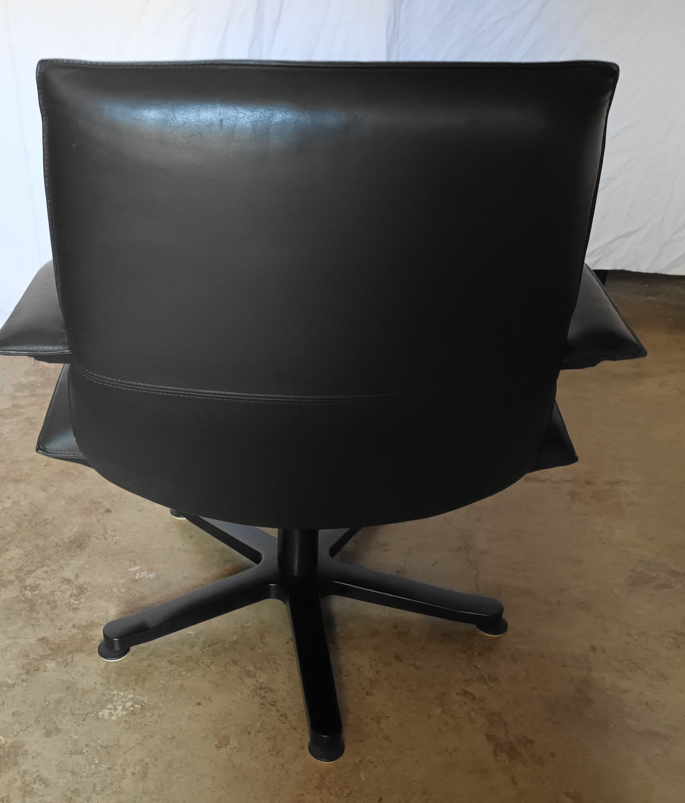 Office armchair in leather by Jean Louis Berthet pure Mobilier International, 80s