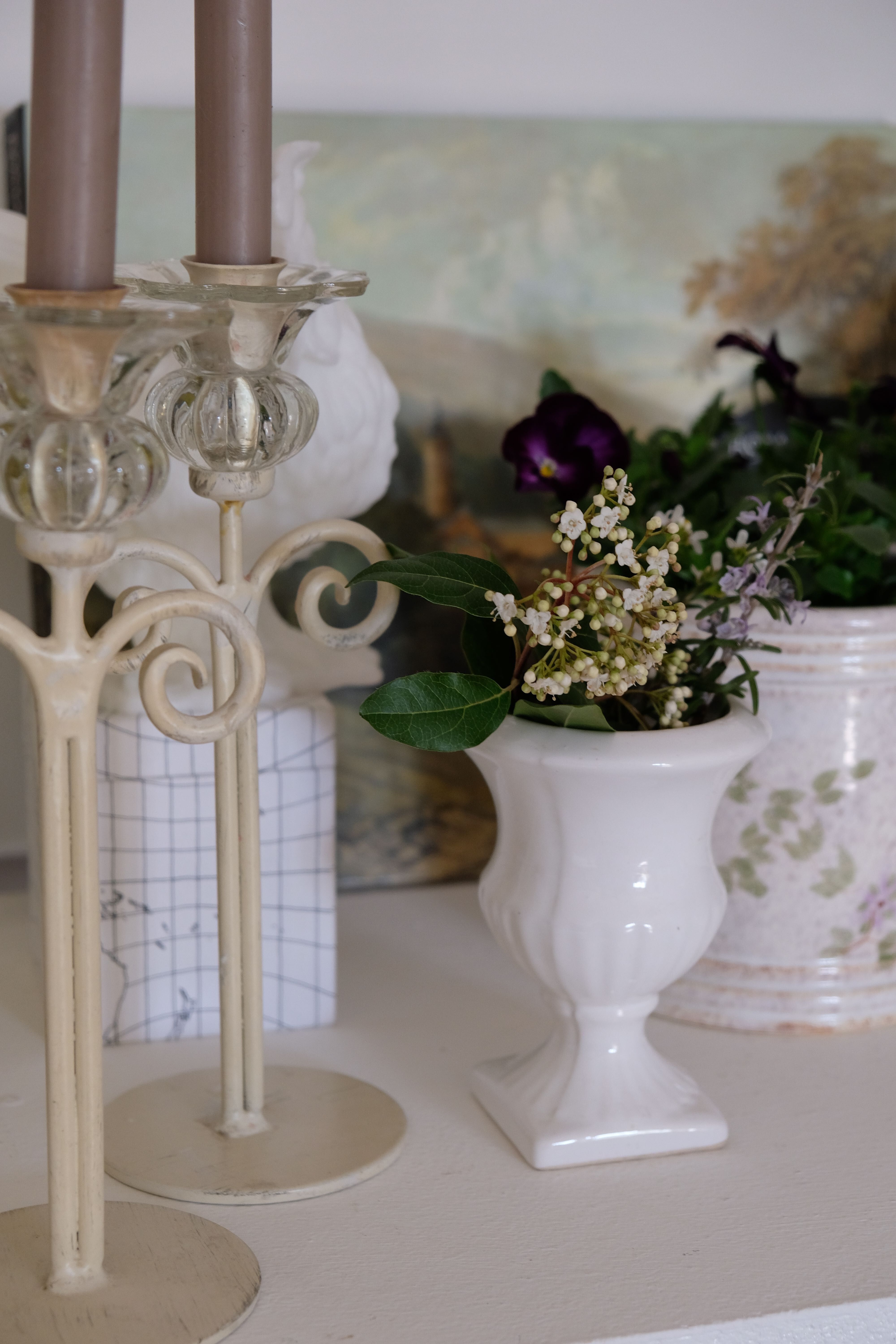 Set of 2 candle holders flower painted metal and glass