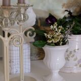 Set of 2 candle holders flower painted metal and glass