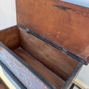 Oriental chest with marquetry and mother-of-pearl, antique.