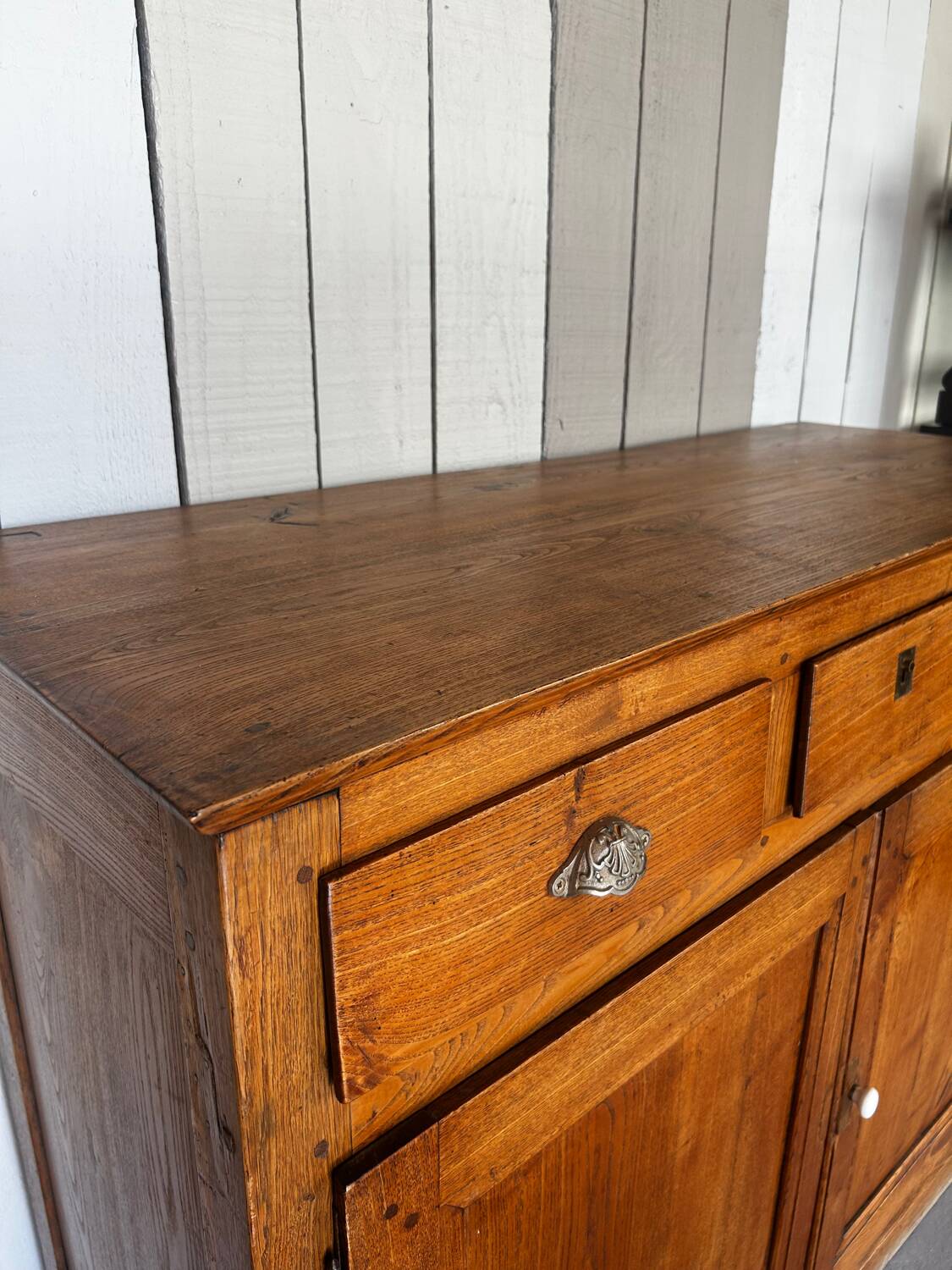 Antique oak sideboard – 3 drawers & 2 doors – pig buttons