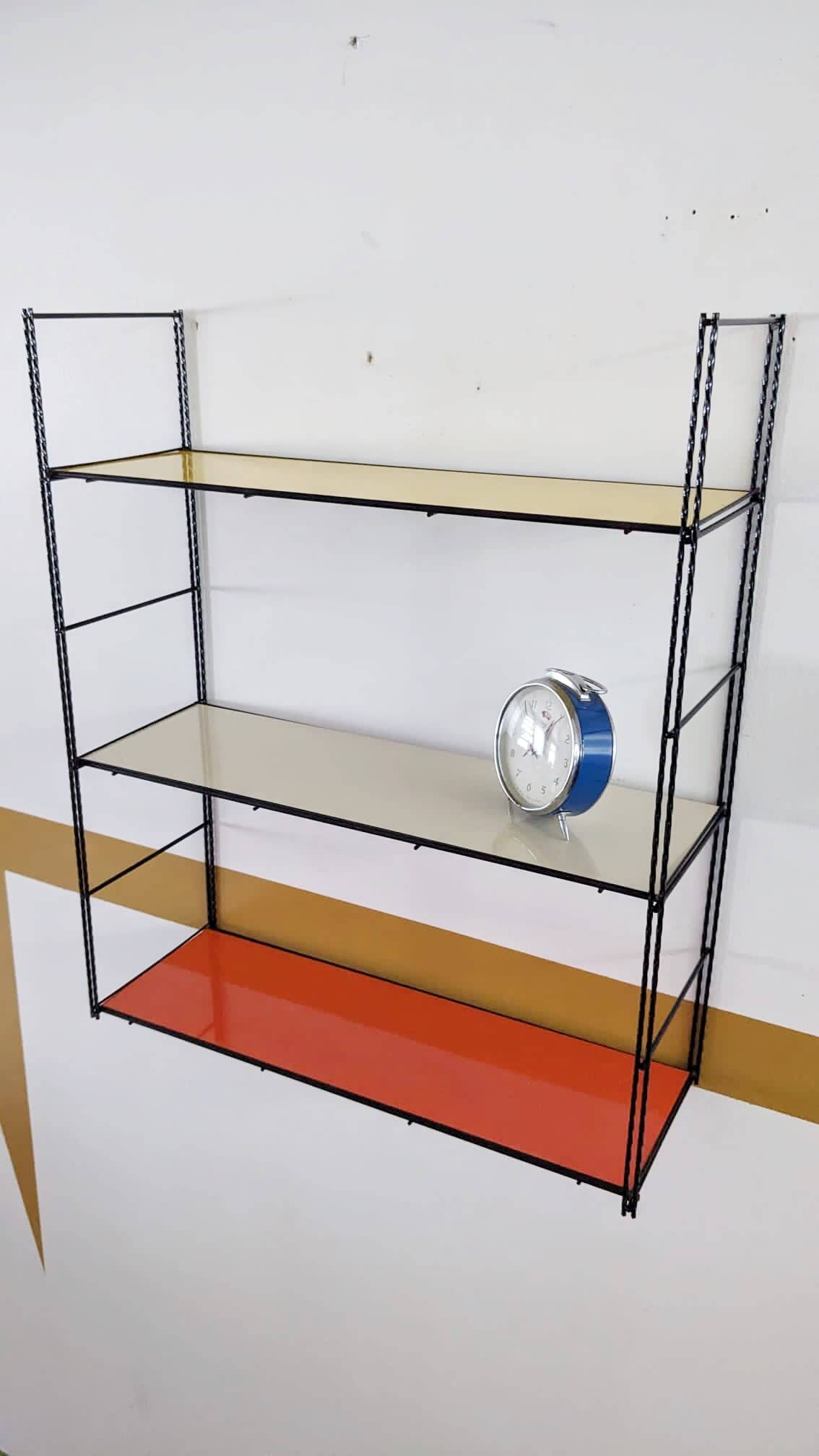 String shelf