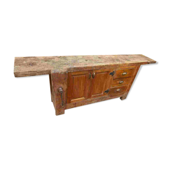 Carpenter's workbench